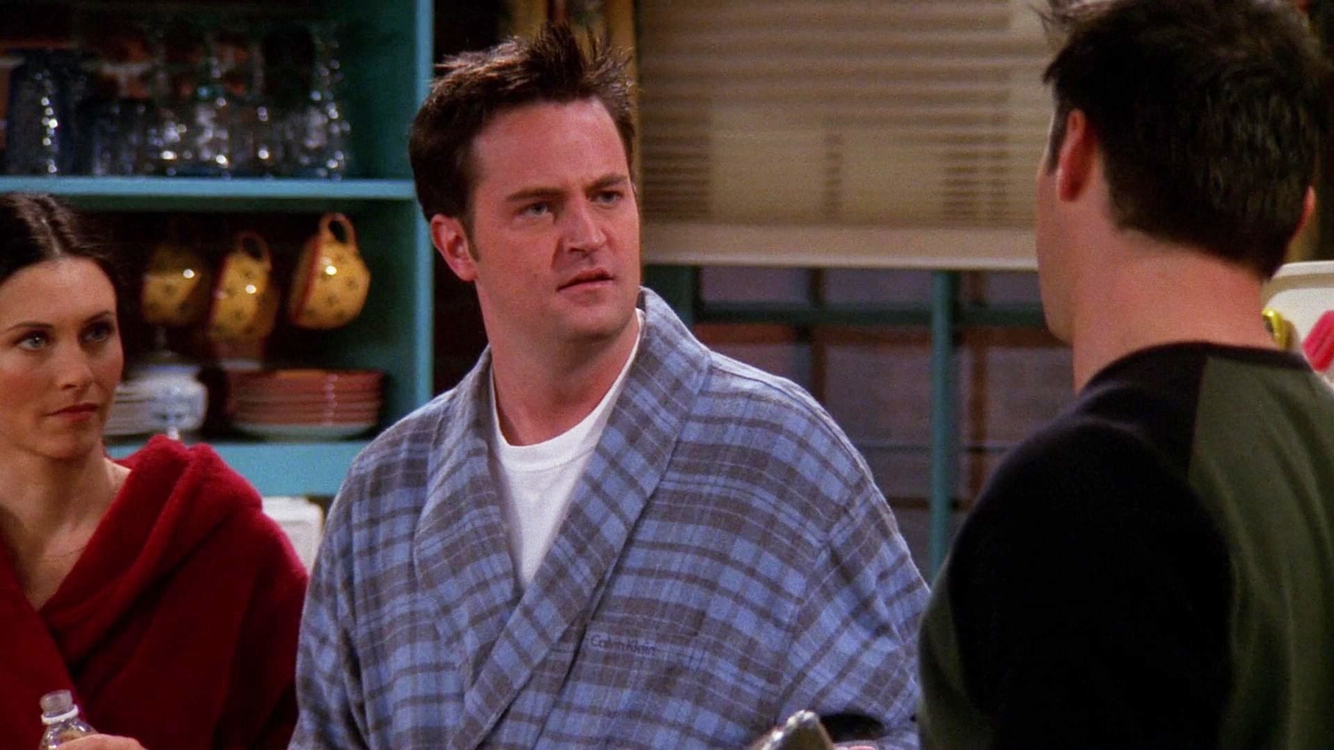 The One Where Chandler Can’t Cry (2)